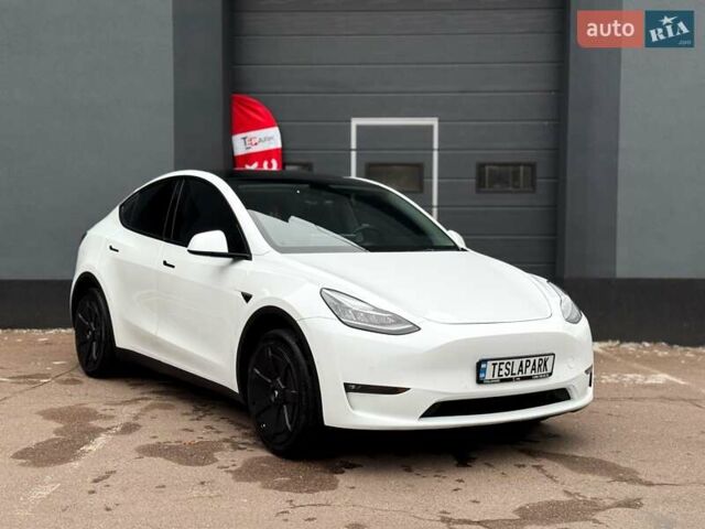Білий Тесла Model Y, об'ємом двигуна 0 л та пробігом 60 тис. км за 28500 $, фото 11 на Automoto.ua