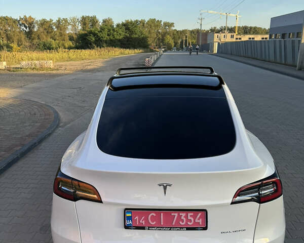Белый Тесла Model Y, объемом двигателя 0 л и пробегом 94 тыс. км за 24500 $, фото 12 на Automoto.ua