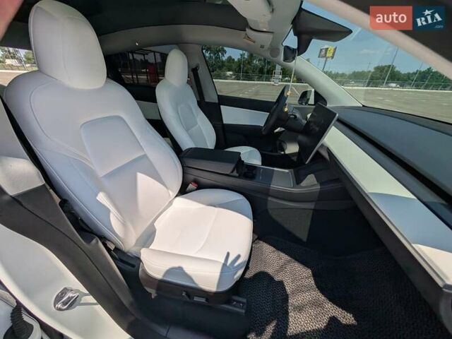 Белый Тесла Model Y, объемом двигателя 0 л и пробегом 39 тыс. км за 29500 $, фото 35 на Automoto.ua