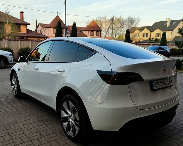 Белый Тесла Model Y, объемом двигателя 0 л и пробегом 27 тыс. км за 35500 $, фото 5 на Automoto.ua