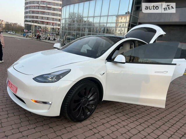Белый Тесла Model Y, объемом двигателя 0 л и пробегом 21 тыс. км за 34999 $, фото 17 на Automoto.ua