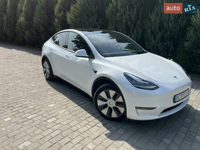 Белый Тесла Model Y, объемом двигателя 0 л и пробегом 26 тыс. км за 28300 $, фото 5 на Automoto.ua
