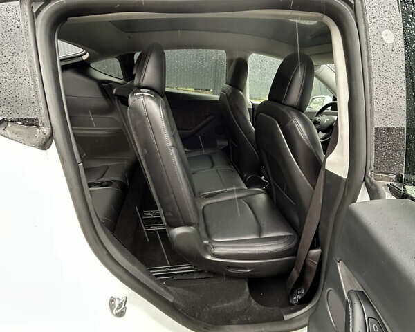 Тесла Model Y 2022 у Вінниці на Automoto.ua Білий Тесла Model Y, об'ємом двигуна 0 л та пробігом 80 тис. км за 24900 $, фото 10 на Automoto.ua