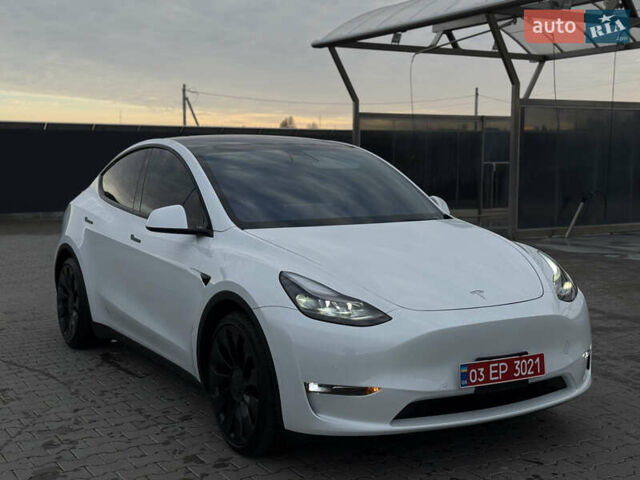 Белый Тесла Model Y, объемом двигателя 0 л и пробегом 59 тыс. км за 28950 $, фото 2 на Automoto.ua