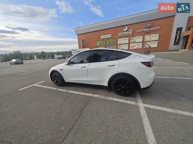 Белый Тесла Model Y, объемом двигателя 0 л и пробегом 38 тыс. км за 28000 $, фото 11 на Automoto.ua