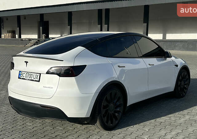 Білий Тесла Model Y, об'ємом двигуна 0 л та пробігом 63 тис. км за 28700 $, фото 8 на Automoto.ua