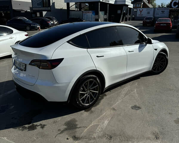 Белый Тесла Model Y, объемом двигателя 0 л и пробегом 187 тыс. км за 22999 $, фото 7 на Automoto.ua