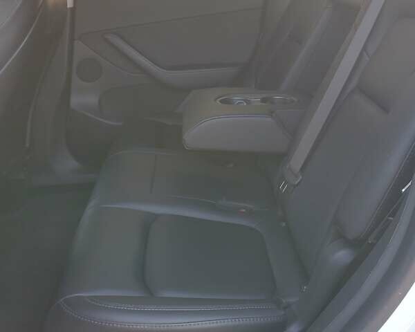 Белый Тесла Model Y, объемом двигателя 0 л и пробегом 19 тыс. км за 29999 $, фото 9 на Automoto.ua
