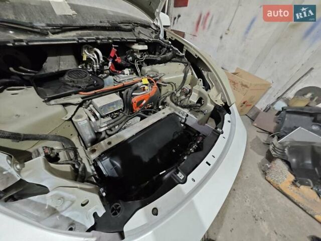 Белый Тесла Model Y, объемом двигателя 0 л и пробегом 38 тыс. км за 28000 $, фото 59 на Automoto.ua