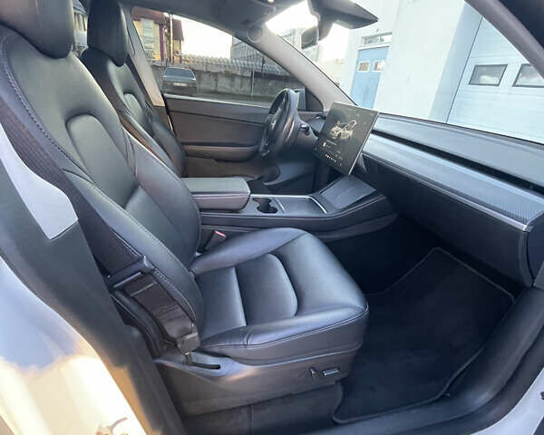 Білий Тесла Model Y, об'ємом двигуна 0 л та пробігом 167 тис. км за 24999 $, фото 16 на Automoto.ua