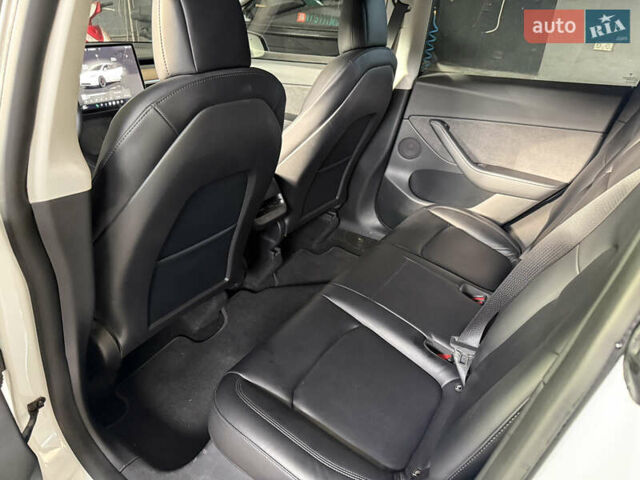 Белый Тесла Model Y, объемом двигателя 0 л и пробегом 50 тыс. км за 39900 $, фото 11 на Automoto.ua