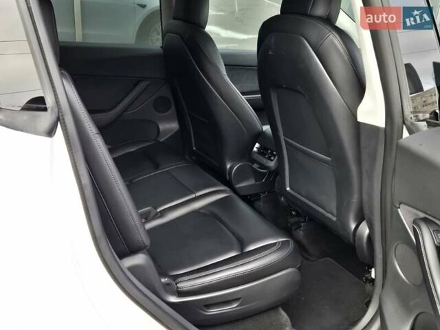 Белый Тесла Model Y, объемом двигателя 0 л и пробегом 70 тыс. км за 31500 $, фото 13 на Automoto.ua