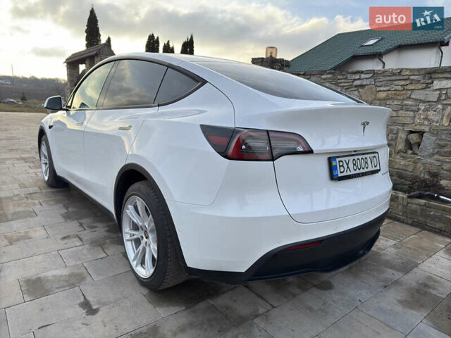 Белый Тесла Model Y, объемом двигателя 0 л и пробегом 82 тыс. км за 35000 $, фото 1 на Automoto.ua