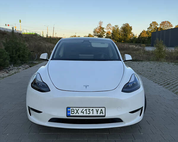 Белый Тесла Model Y, объемом двигателя 0 л и пробегом 53 тыс. км за 29500 $, фото 10 на Automoto.ua