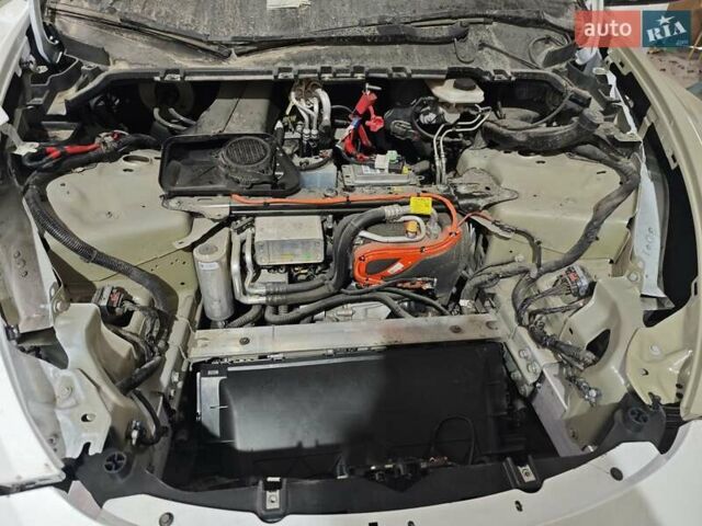 Белый Тесла Model Y, объемом двигателя 0 л и пробегом 38 тыс. км за 28000 $, фото 60 на Automoto.ua