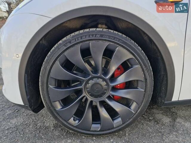 Білий Тесла Model Y, об'ємом двигуна 0 л та пробігом 97 тис. км за 24000 $, фото 3 на Automoto.ua