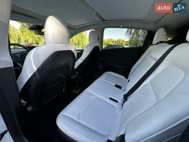 Белый Тесла Model Y, объемом двигателя 0 л и пробегом 39 тыс. км за 26900 $, фото 2 на Automoto.ua