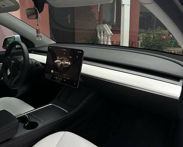 Тесла Model Y 2022 у Володимир-Волинський на Automoto.ua Білий Тесла Model Y, об'ємом двигуна 0 л та пробігом 152 тис. км за 24100 $, фото 13 на Automoto.ua