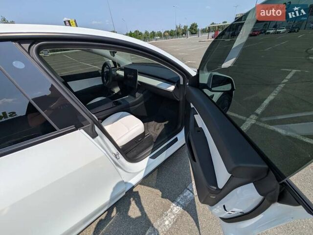 Белый Тесла Model Y, объемом двигателя 0 л и пробегом 39 тыс. км за 29500 $, фото 33 на Automoto.ua