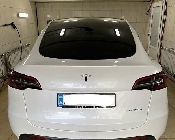 Білий Тесла Model Y, об'ємом двигуна 0 л та пробігом 10 тис. км за 45500 $, фото 20 на Automoto.ua