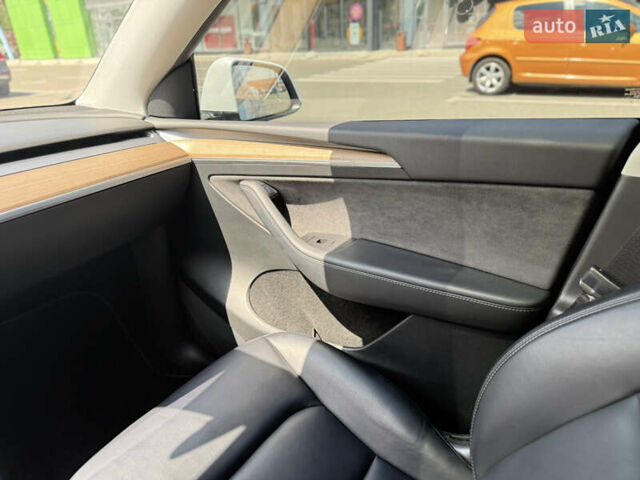 Білий Тесла Model Y, об'ємом двигуна 0 л та пробігом 90 тис. км за 31000 $, фото 7 на Automoto.ua