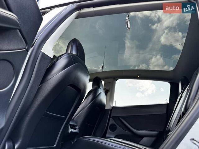 Белый Тесла Model Y, объемом двигателя 0 л и пробегом 59 тыс. км за 28800 $, фото 21 на Automoto.ua