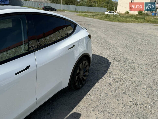 Белый Тесла Model Y, объемом двигателя 0 л и пробегом 57 тыс. км за 31000 $, фото 12 на Automoto.ua