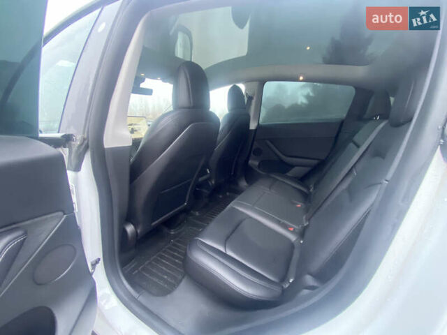 Белый Тесла Model Y, объемом двигателя 0 л и пробегом 58 тыс. км за 29500 $, фото 16 на Automoto.ua
