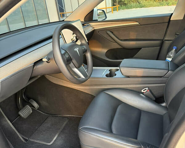 Белый Тесла Model Y, объемом двигателя 0 л и пробегом 74 тыс. км за 24800 $, фото 14 на Automoto.ua