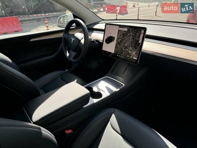 Белый Тесла Model Y, объемом двигателя 0 л и пробегом 5 тыс. км за 45600 $, фото 18 на Automoto.ua