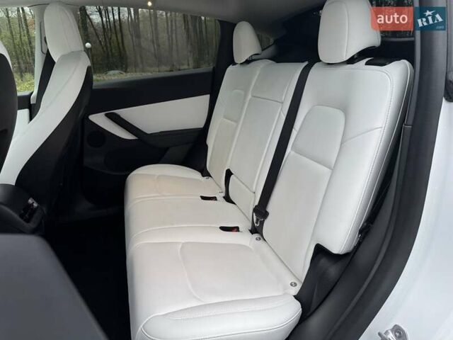 Білий Тесла Model Y, об'ємом двигуна 0 л та пробігом 117 тис. км за 23500 $, фото 30 на Automoto.ua