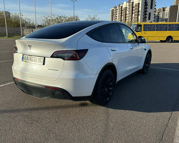Белый Тесла Model Y, объемом двигателя 0 л и пробегом 61 тыс. км за 27000 $, фото 3 на Automoto.ua