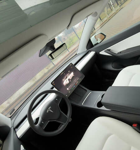 Белый Тесла Model Y, объемом двигателя 0 л и пробегом 20 тыс. км за 22500 $, фото 9 на Automoto.ua