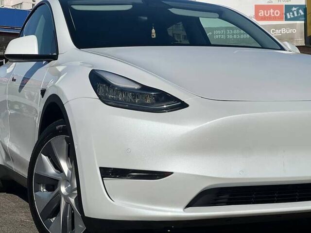 Белый Тесла Model Y, объемом двигателя 0 л и пробегом 31 тыс. км за 24999 $, фото 4 на Automoto.ua