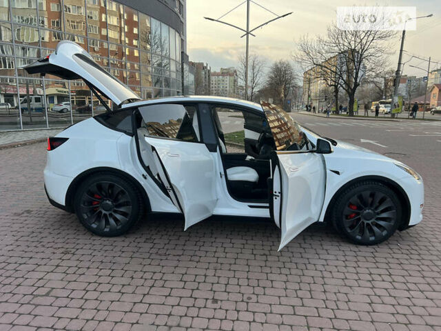 Белый Тесла Model Y, объемом двигателя 0 л и пробегом 21 тыс. км за 35500 $, фото 20 на Automoto.ua