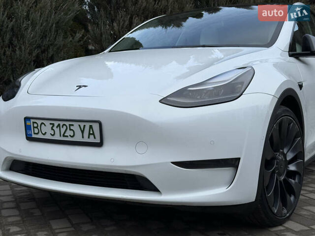 Белый Тесла Model Y, объемом двигателя 0 л и пробегом 129 тыс. км за 27400 $, фото 2 на Automoto.ua