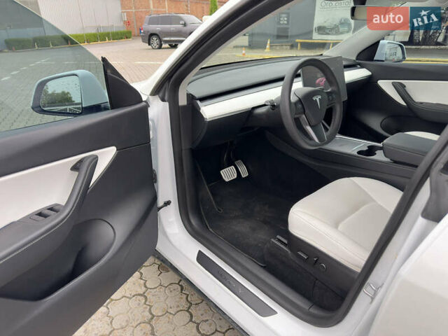 Білий Тесла Model Y, об'ємом двигуна 0 л та пробігом 49 тис. км за 32500 $, фото 19 на Automoto.ua