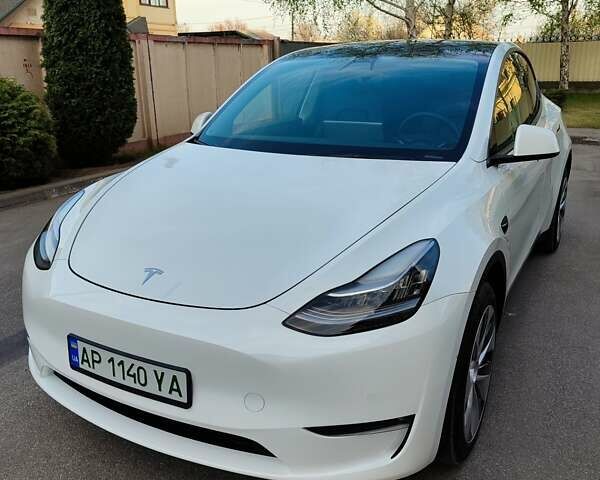 Белый Тесла Model Y, объемом двигателя 0 л и пробегом 27 тыс. км за 35500 $, фото 1 на Automoto.ua