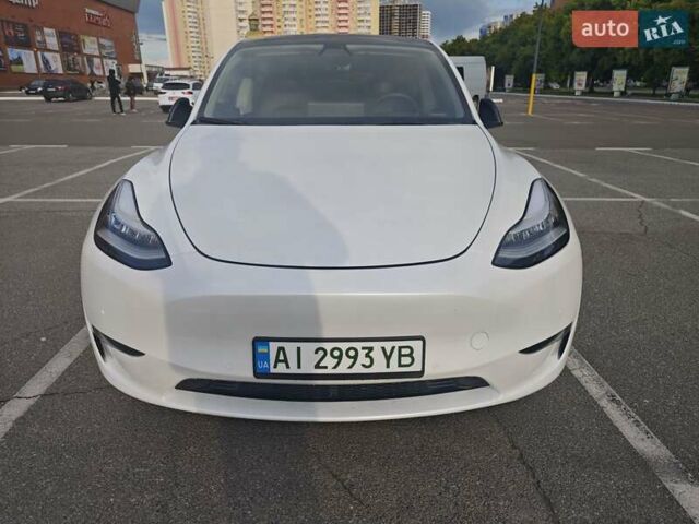 Белый Тесла Model Y, объемом двигателя 0 л и пробегом 38 тыс. км за 28000 $, фото 2 на Automoto.ua