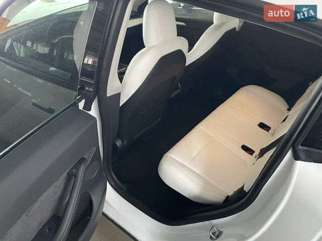 Белый Тесла Model Y, объемом двигателя 0 л и пробегом 12 тыс. км за 33000 $, фото 11 на Automoto.ua