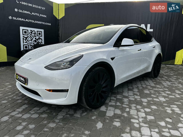 Белый Тесла Model Y, объемом двигателя 0 л и пробегом 61 тыс. км за 24700 $, фото 2 на Automoto.ua