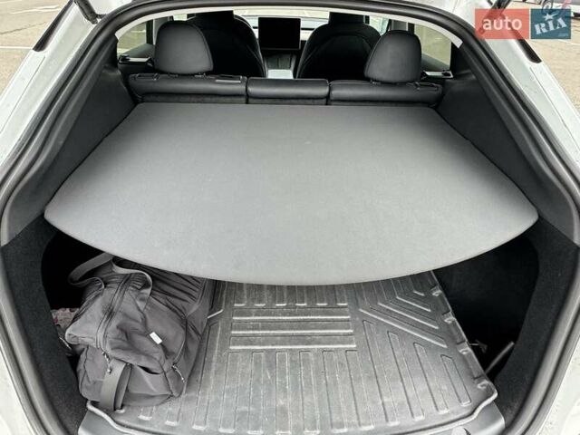 Белый Тесла Model Y, объемом двигателя 0 л и пробегом 45 тыс. км за 33000 $, фото 7 на Automoto.ua