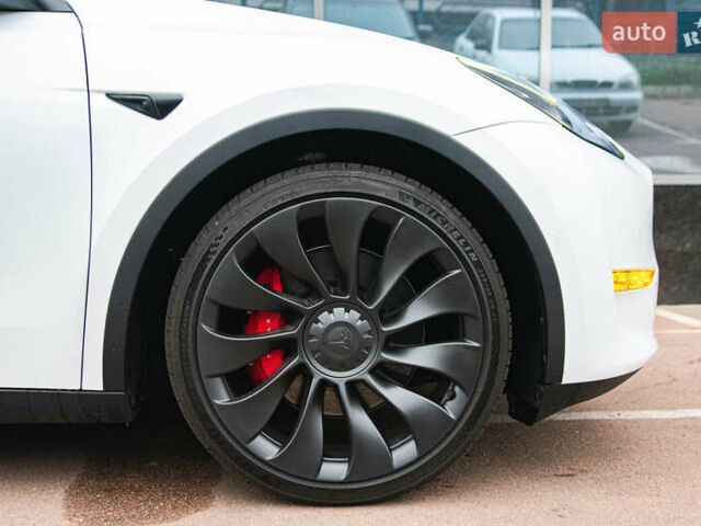 Белый Тесла Model Y, объемом двигателя 0 л и пробегом 20 тыс. км за 36900 $, фото 6 на Automoto.ua
