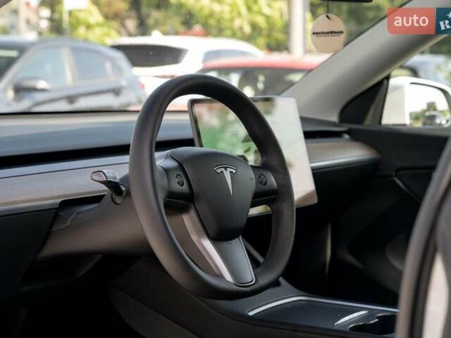 Білий Тесла Model Y, об'ємом двигуна 0 л та пробігом 59 тис. км за 26500 $, фото 18 на Automoto.ua