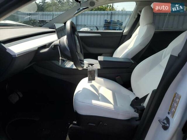 Белый Тесла Model Y, объемом двигателя 0 л и пробегом 37 тыс. км за 11000 $, фото 6 на Automoto.ua