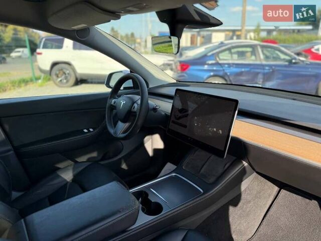 Белый Тесла Model Y, объемом двигателя 0 л и пробегом 243 тыс. км за 18500 $, фото 10 на Automoto.ua
