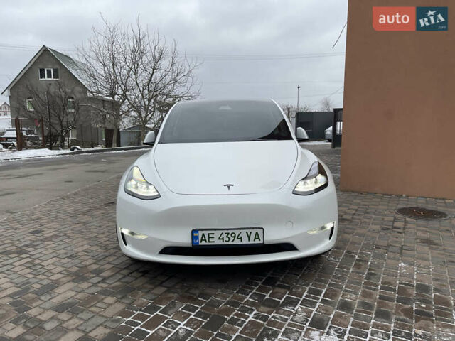 Белый Тесла Model Y, объемом двигателя 0 л и пробегом 56 тыс. км за 35000 $, фото 1 на Automoto.ua