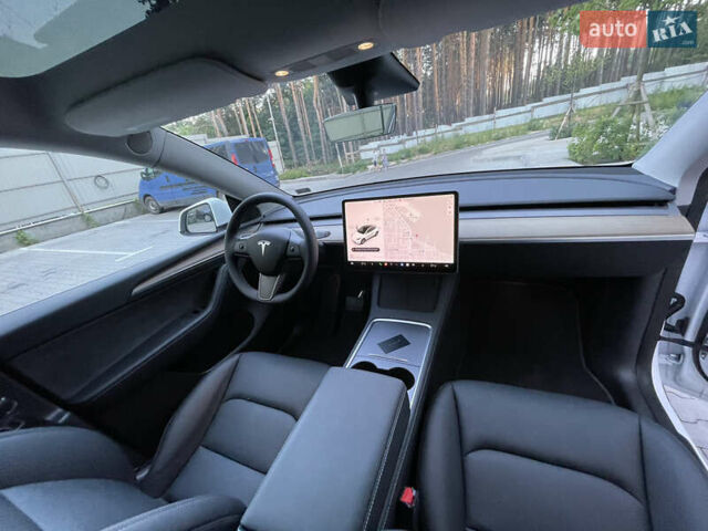 Белый Тесла Model Y, объемом двигателя 0 л и пробегом 1 тыс. км за 39000 $, фото 10 на Automoto.ua