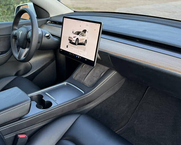 Белый Тесла Model Y, объемом двигателя 0 л и пробегом 94 тыс. км за 24500 $, фото 23 на Automoto.ua
