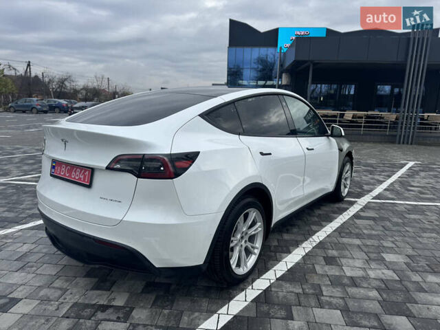 Білий Тесла Model Y, об'ємом двигуна 0 л та пробігом 100 тис. км за 23999 $, фото 8 на Automoto.ua